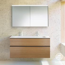 Burgbad Fiumo Badmöbel-Set Doppelwaschtisch mit Waschtischunterschrank und Spiegelschrank tectona zimt dekor, Griffleiste schwarz matt