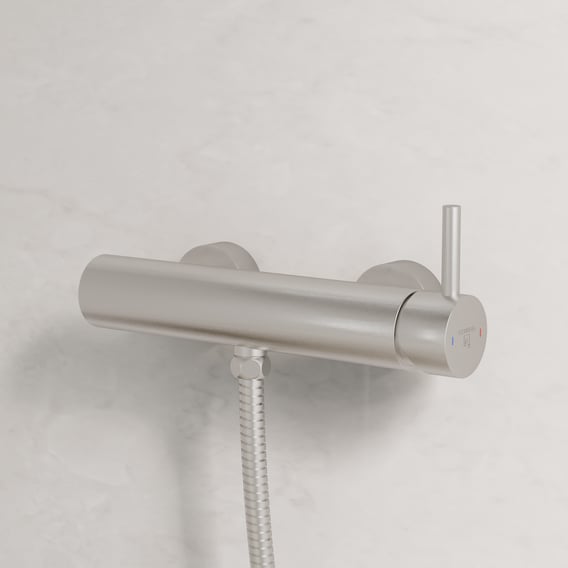 Kingston Concord Badewannen-Armatur – 2-Griff, Gebürstetes Nickel, 7,0 GPM Durchfluss | Wandmontage